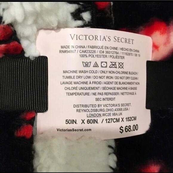 Victoria’s Secret Limited Edition Red Floral Sherpa Cozy Trow Blanket 50”x60” - Picture 7 of 9
